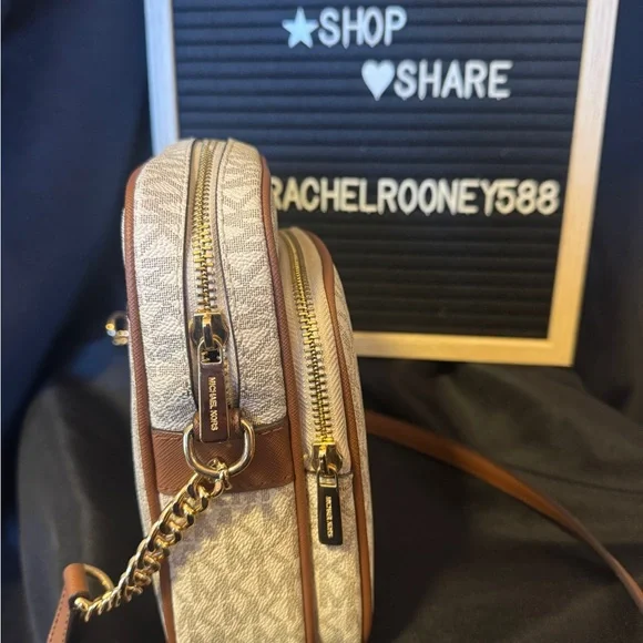 Michael Kors Jet Set Travel Medium Logo Crossbody NWOT - Picture 3 of 14